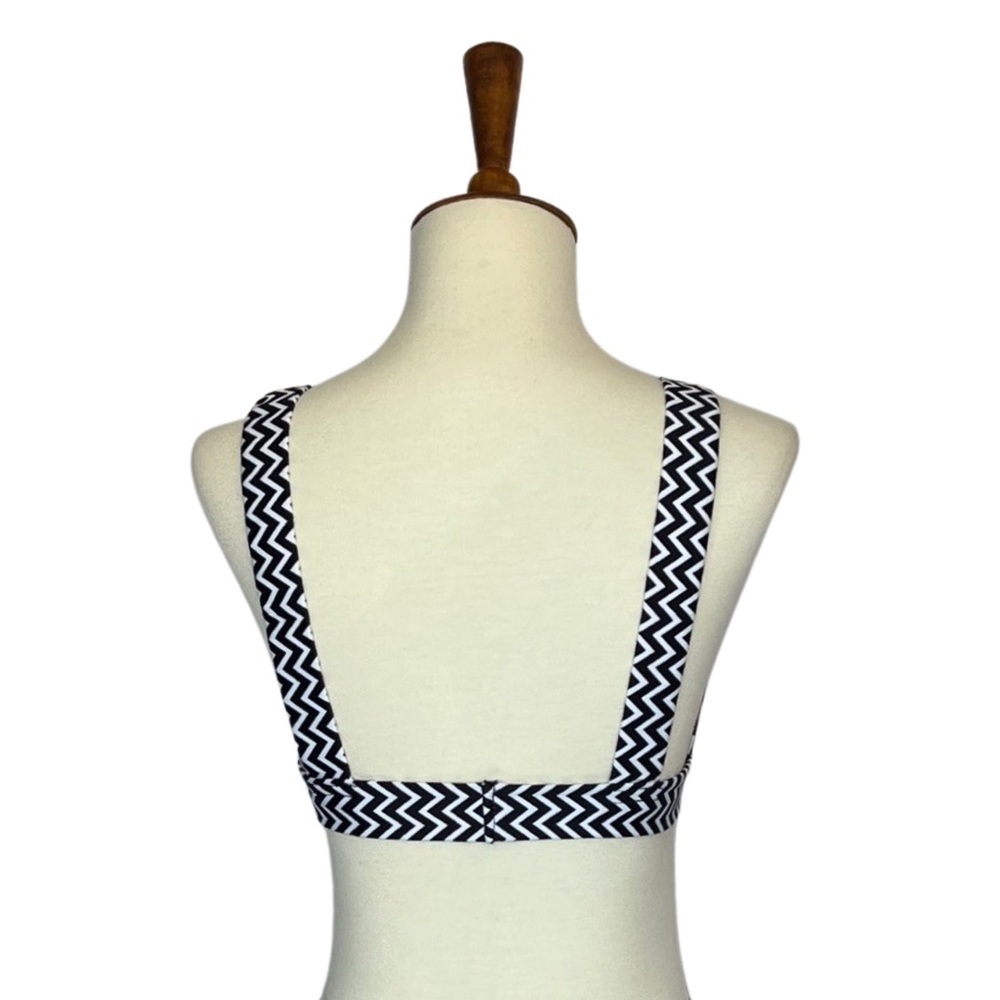 Strappy Black & White Chevron Geometric Bandage Bikini - Picture 12 of 15